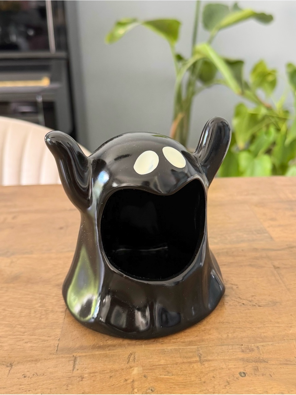 Black Ceramic Ghost Figurine Decorative Sculpture